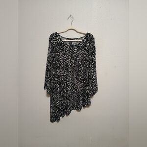 Maggie Barnes Black and Gray Patterned Top